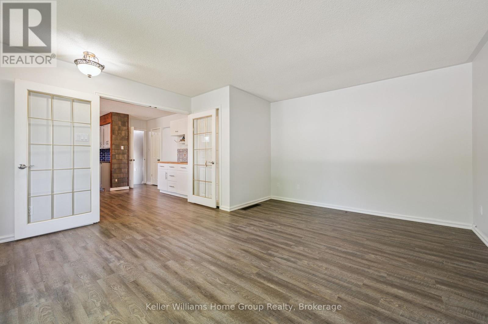 475 5th Street, Hanover, Ontario N4N 3H3 - Photo 8 - X12352457