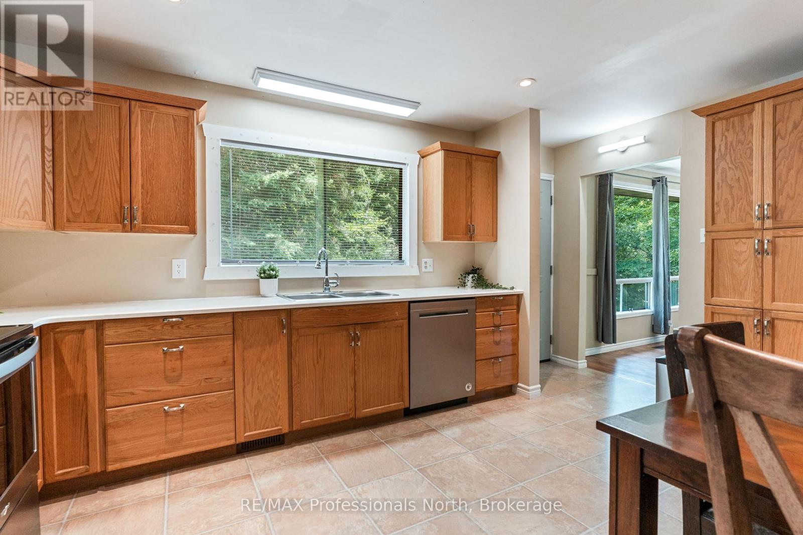 3866 Deep Bay Road, Minden Hills, Ontario  K0M 2K0 - Photo 11 - X12352483