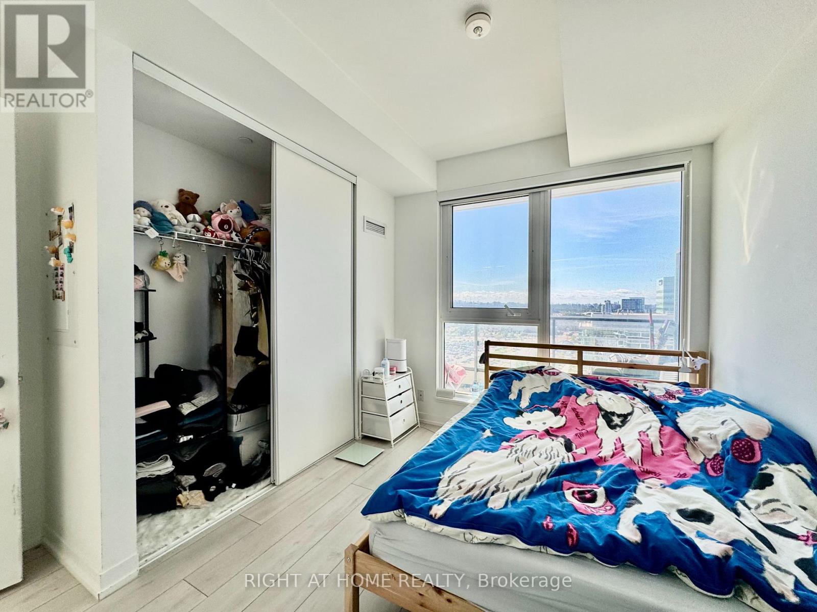 1903 - 898 Portage Parkway, Vaughan, Ontario  L4K 0J6 - Photo 12 - N12352246