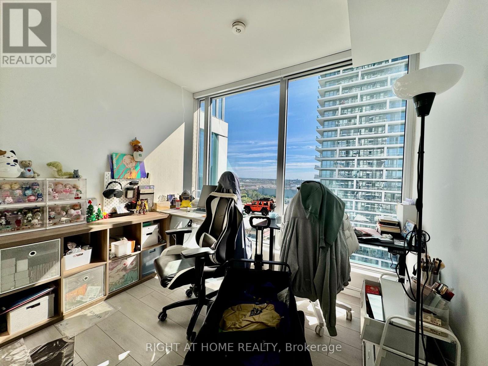 1903 - 898 Portage Parkway, Vaughan, Ontario  L4K 0J6 - Photo 13 - N12352246