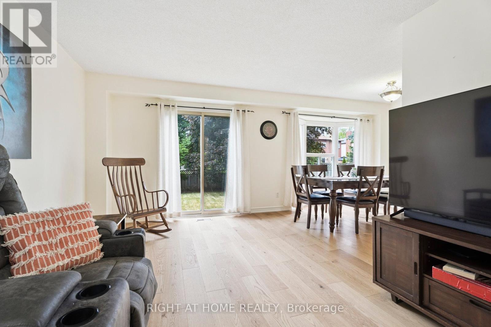 56 Sunbird Boulevard, Georgina (Keswick North), Ontario  L4P 3S1 - Photo 11 - N12352279