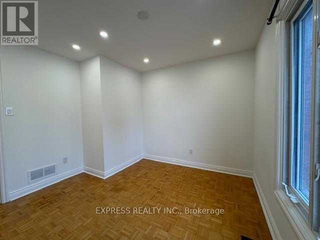 2 Pearson Ave Avenue, Richmond Hill, Ontario  L4C 6T5 - Photo 11 - N12352309