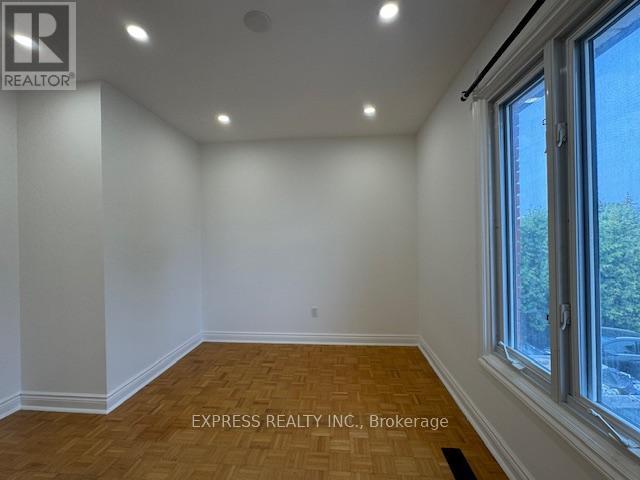 2 Pearson Ave Avenue, Richmond Hill, Ontario  L4C 6T5 - Photo 12 - N12352309