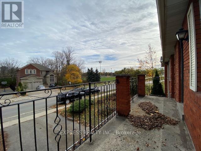 2 Pearson Ave Avenue, Richmond Hill, Ontario  L4C 6T5 - Photo 34 - N12352309