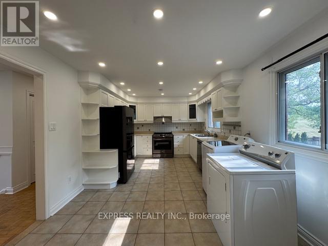 2 Pearson Ave Avenue, Richmond Hill, Ontario  L4C 6T5 - Photo 6 - N12352309