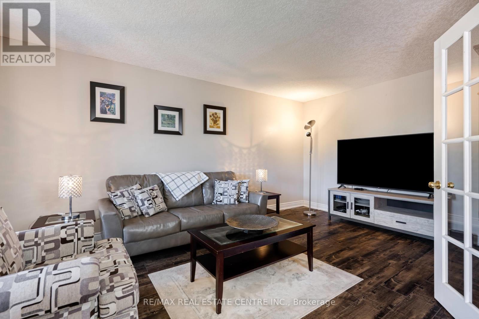 70 Hunter Road, Orangeville, Ontario  L9W 5C5 - Photo 10 - W12352296