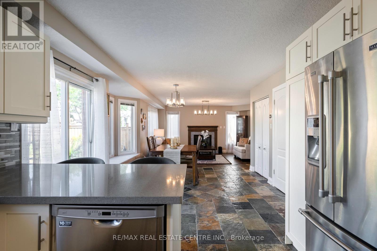 70 Hunter Road, Orangeville, Ontario  L9W 5C5 - Photo 12 - W12352296