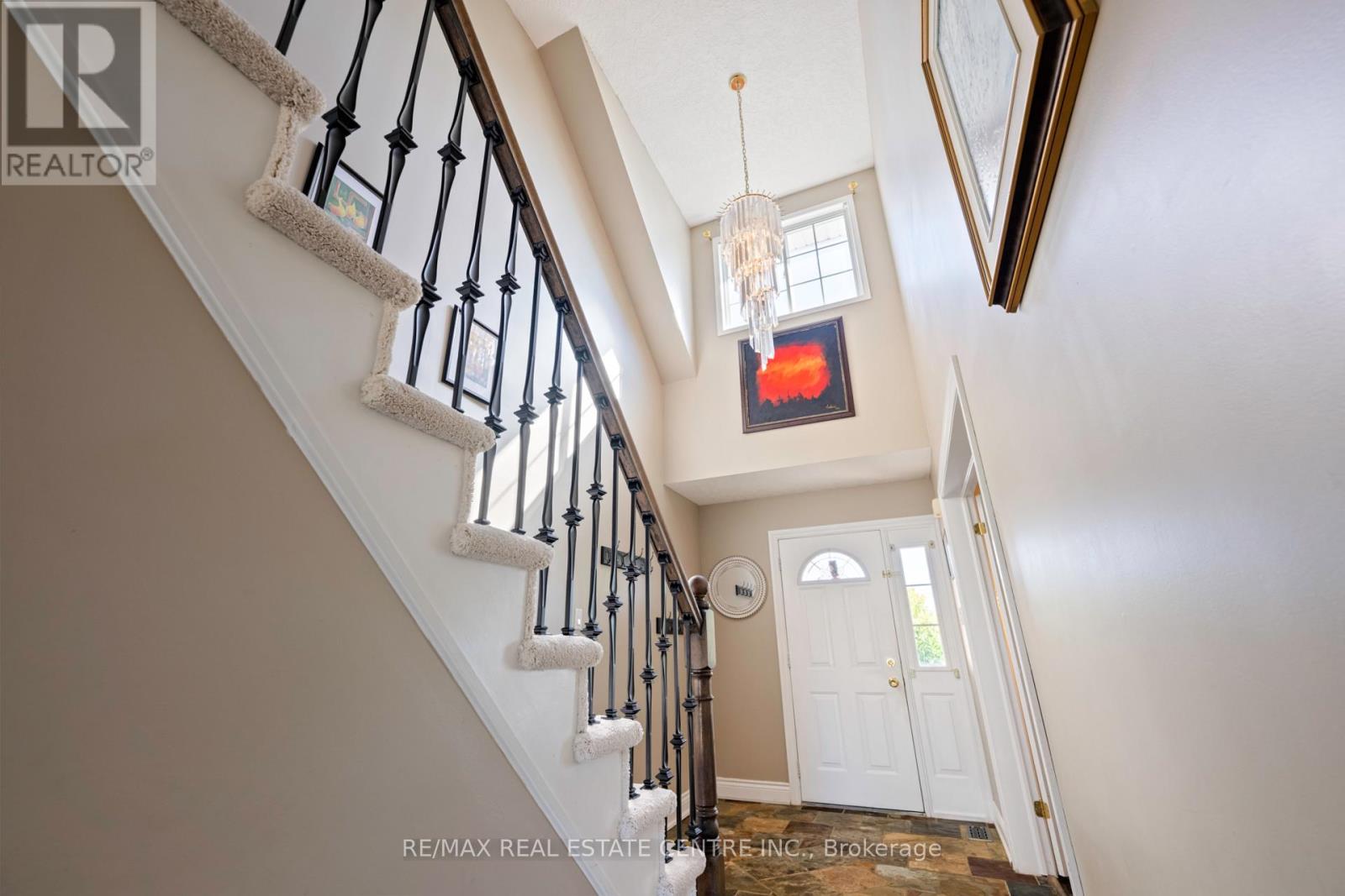 70 Hunter Road, Orangeville, Ontario  L9W 5C5 - Photo 6 - W12352296