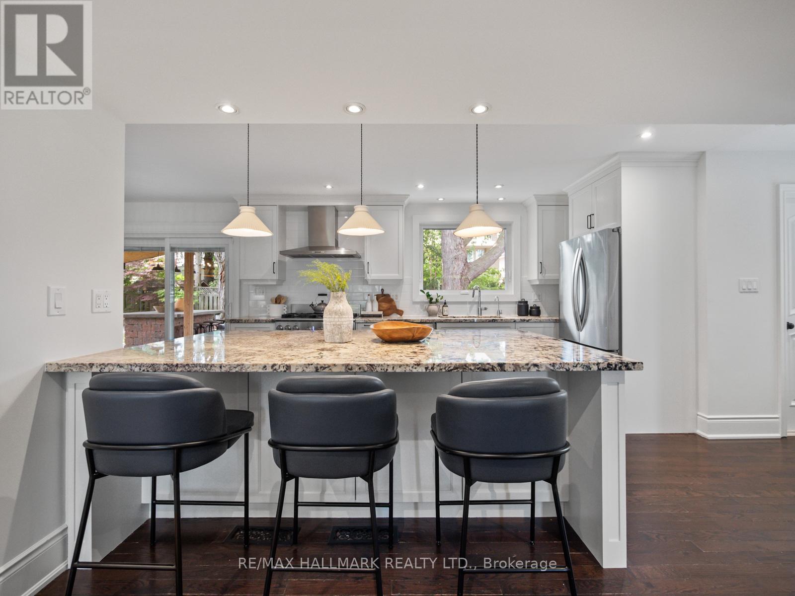 7 Haregate Court, Toronto, Ontario  M9R 3H5 - Photo 11 - W12352314