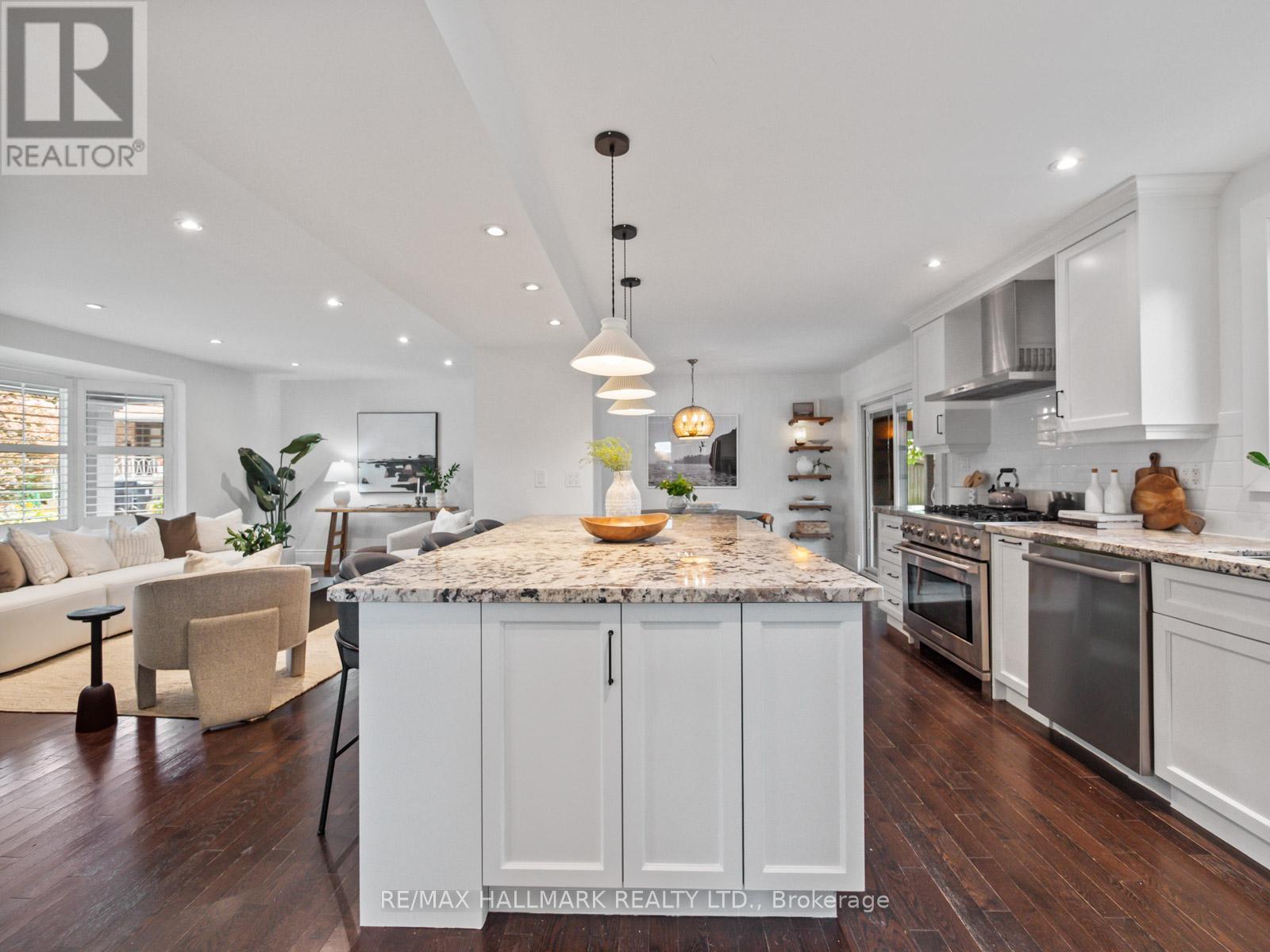 7 Haregate Court, Toronto, Ontario  M9R 3H5 - Photo 12 - W12352314