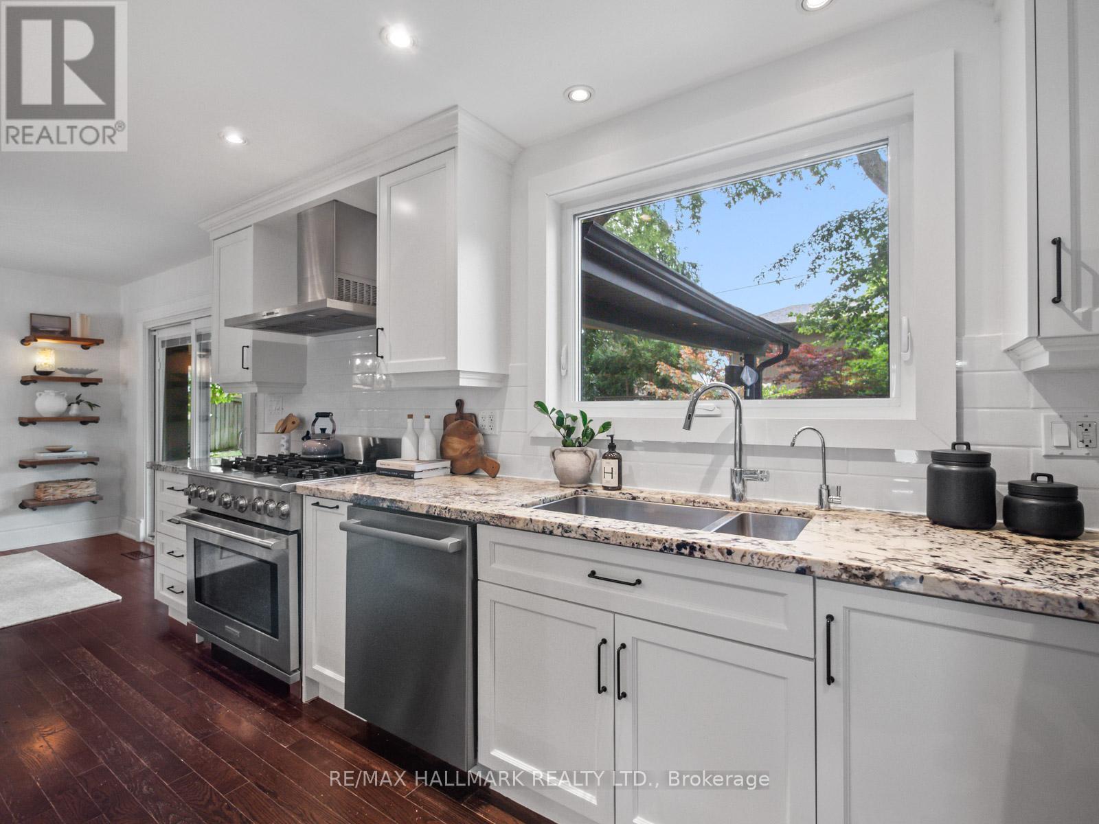 7 Haregate Court, Toronto, Ontario  M9R 3H5 - Photo 13 - W12352314