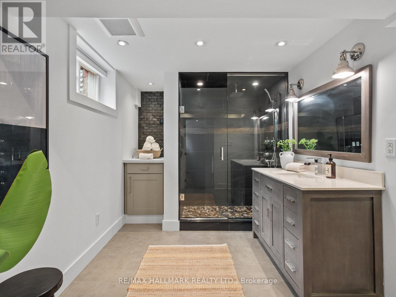 7 Haregate Court, Toronto, Ontario  M9R 3H5 - Photo 35 - W12352314