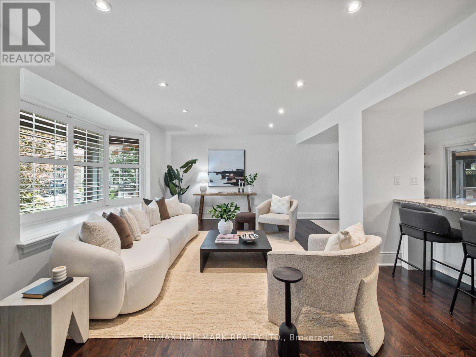 Property at 7 HAREGATE COURT image 4