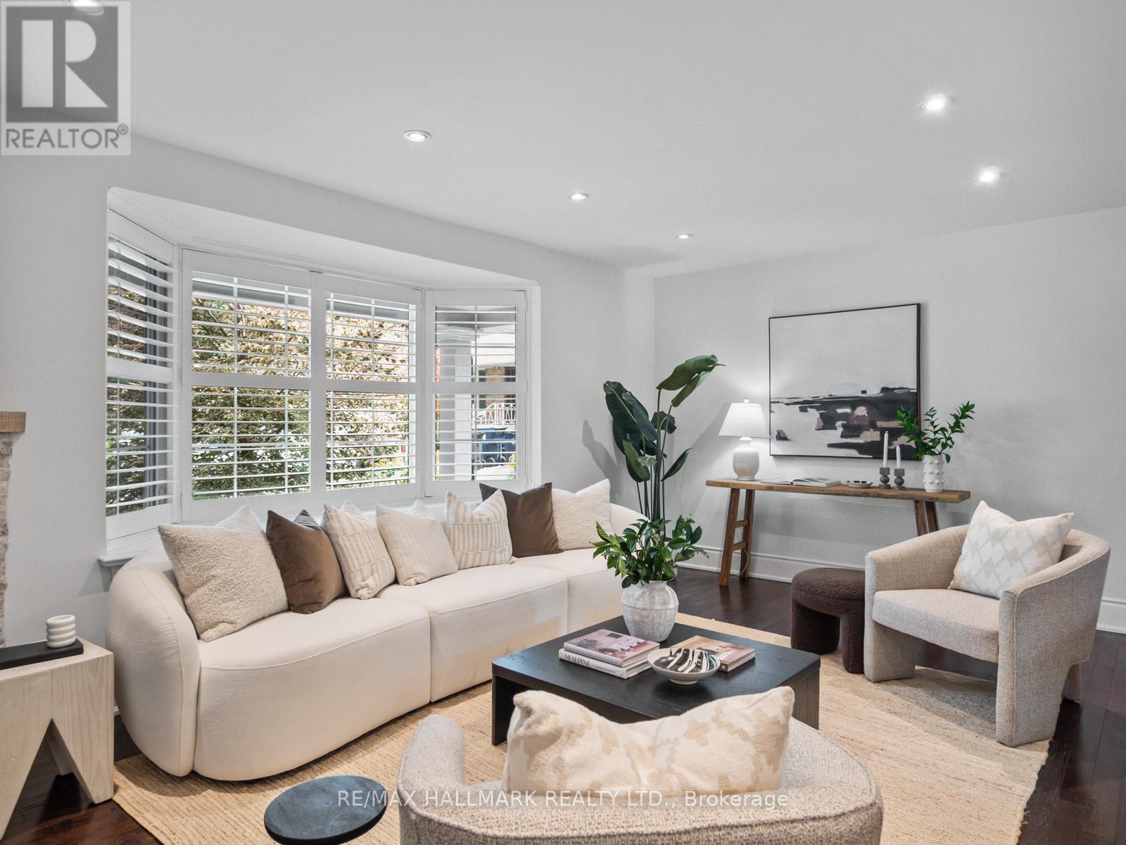 7 Haregate Court, Toronto, Ontario  M9R 3H5 - Photo 6 - W12352314