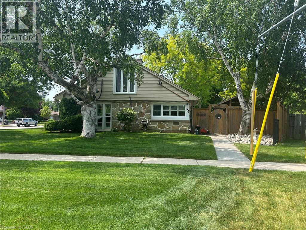 34 QUEENSWAY Drive, Brantford, Ontario