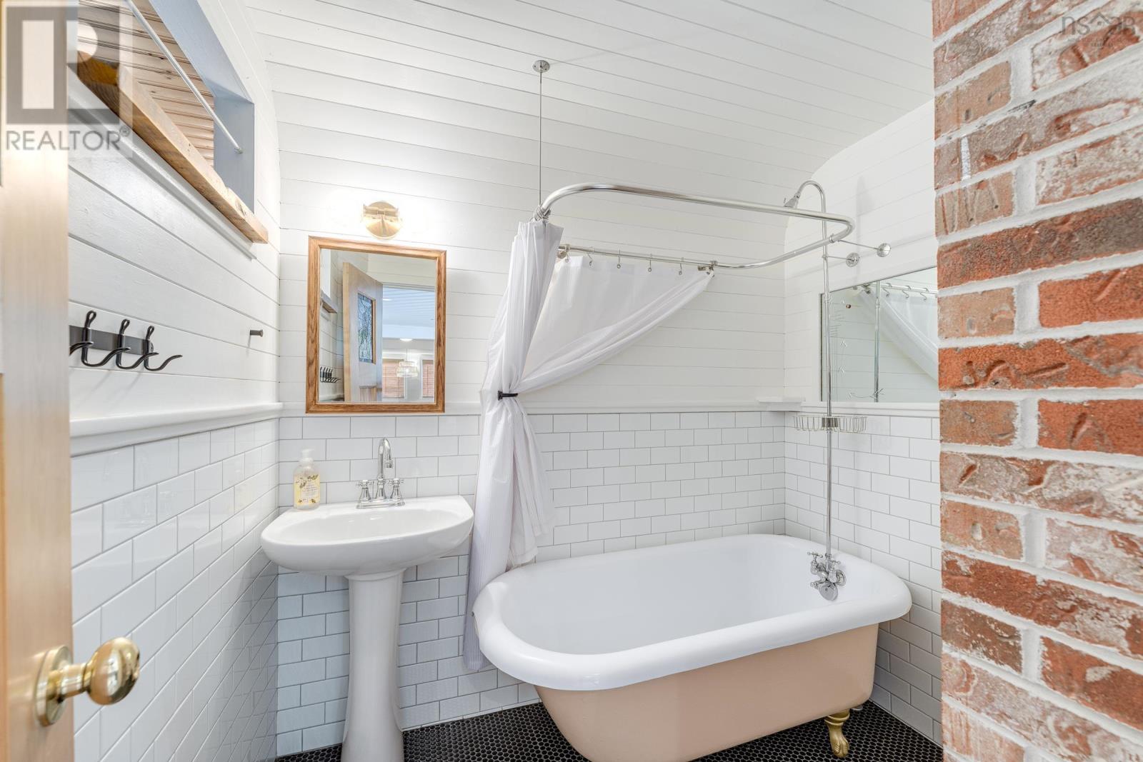 9080 Highway 1, Meteghan River, Nova Scotia  B0W 2L0 - Photo 22 - 202511566