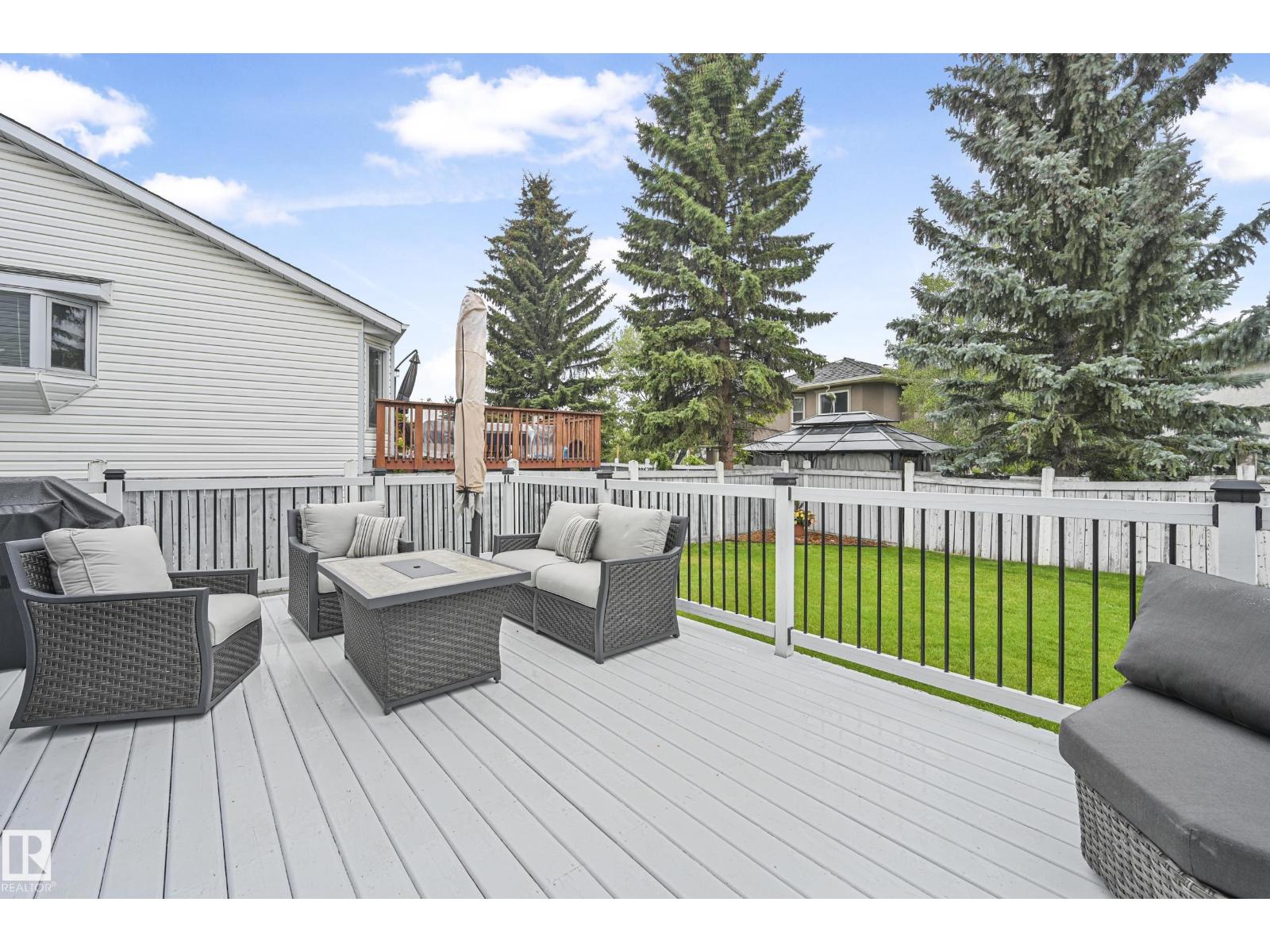 Property at 131 ORMSBY RD W NW image 3