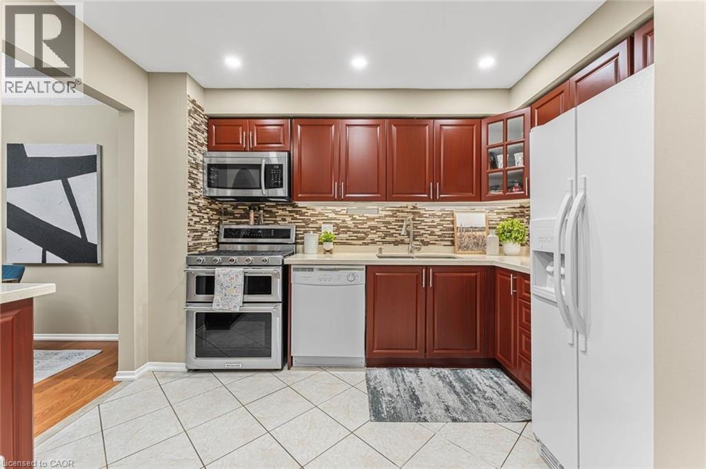 7242 Corrine Crescent, Mississauga, Ontario  L5N 5B8 - Photo 3 - 40744454