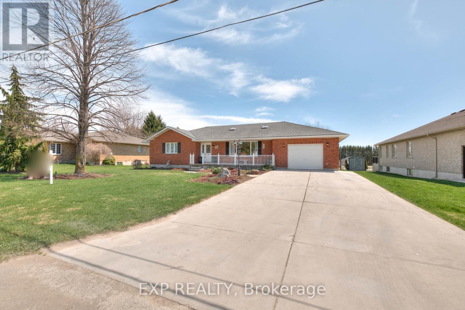 763 Sports Drive, Huron East, Ontario  N0G 1H0 - Photo 3 - X12352354