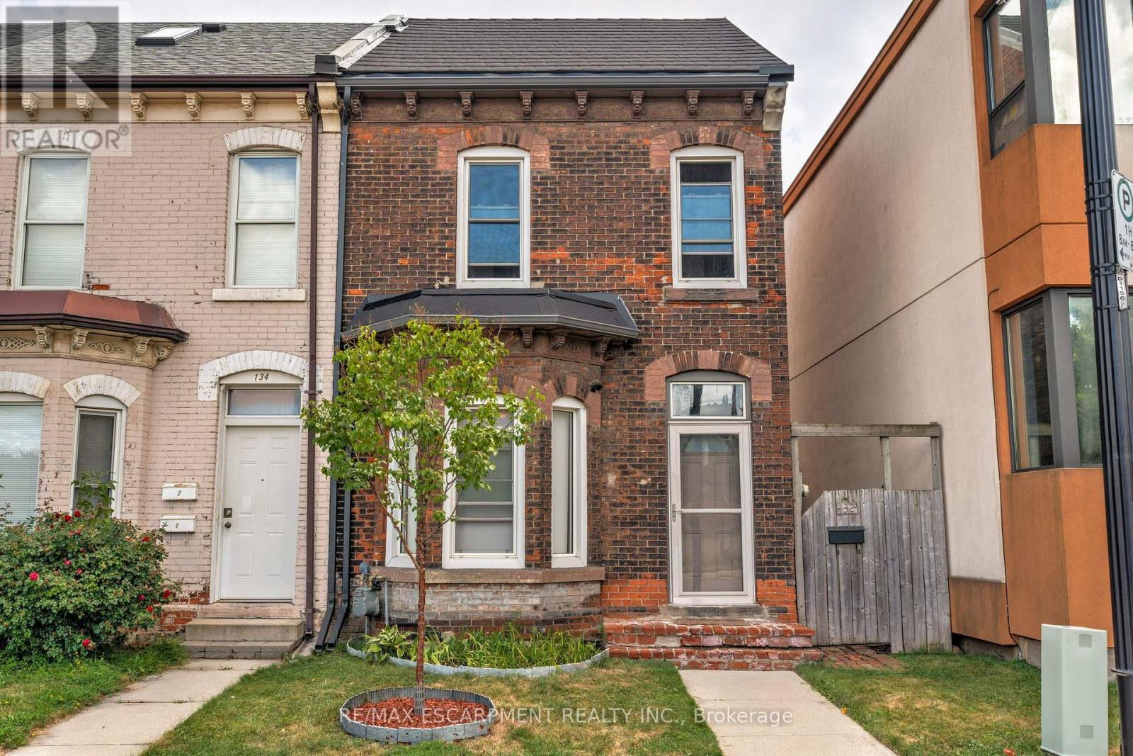 132 Ferguson Avenue N, Hamilton, Ontario  L8R 1L7 - Photo 2 - X12352394