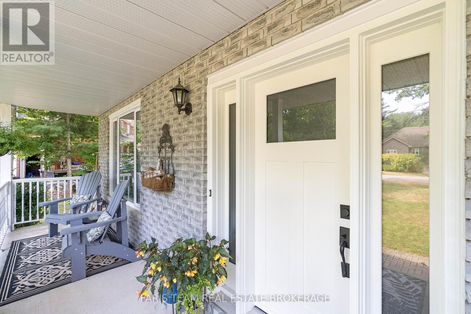 7 Bailey Crescent, Tiny (Wyevale), Ontario  L0L 2T0 - Photo 5 - S12351219