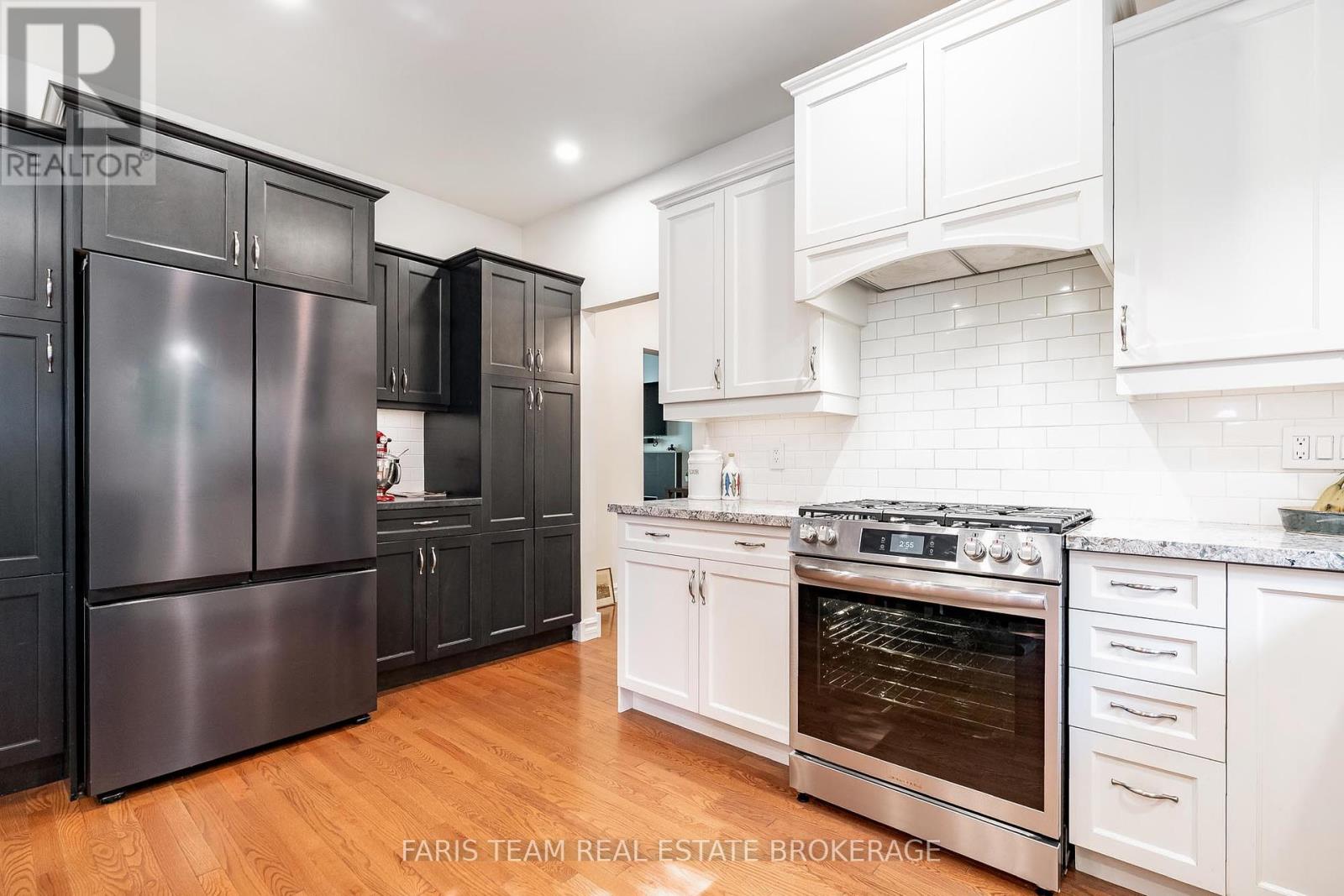 7 Bailey Crescent, Tiny (Wyevale), Ontario  L0L 2T0 - Photo 8 - S12351219