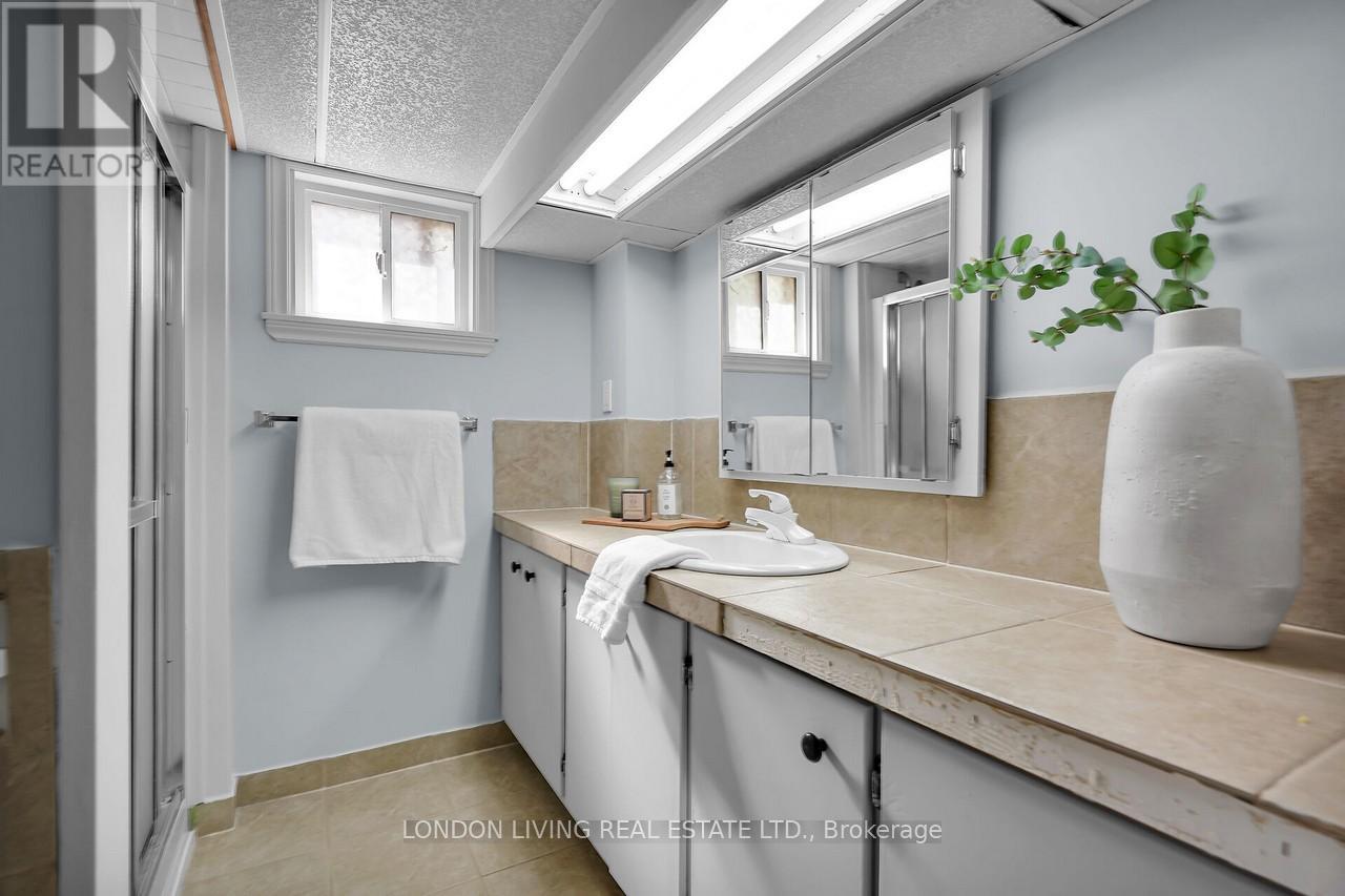 481 Victoria Street, London East, Ontario  N5Y 4B4 - Photo 36 - X12352503
