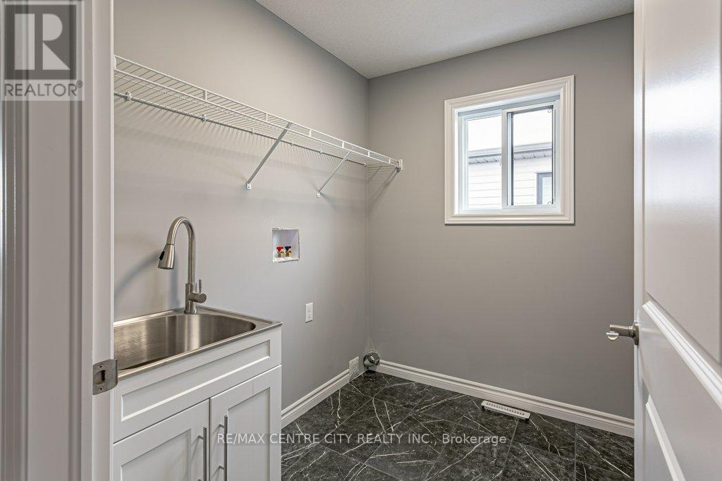 1596 Noah Bend, London North, Ontario  N6G 5S1 - Photo 25 - X12352513
