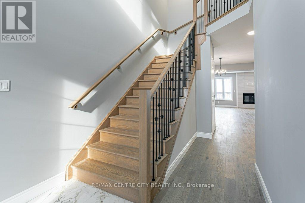 1596 Noah Bend, London North, Ontario  N6G 5S1 - Photo 5 - X12352513