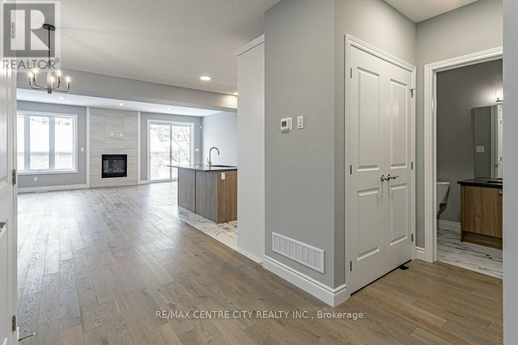 1596 Noah Bend, London North, Ontario  N6G 5S1 - Photo 7 - X12352513