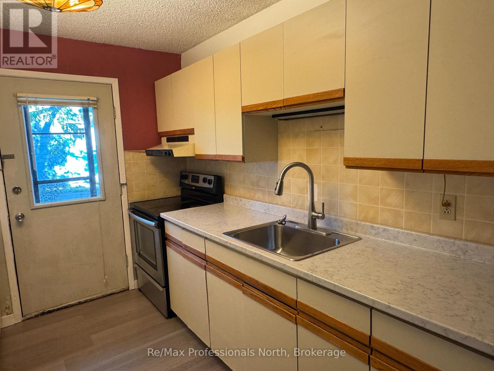 125 Taylor Road, Bracebridge, Ontario P1L 1J5 - Photo 9 - X12230386