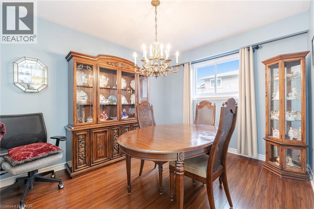 Property at 5 DANESBURY Crescent image 4