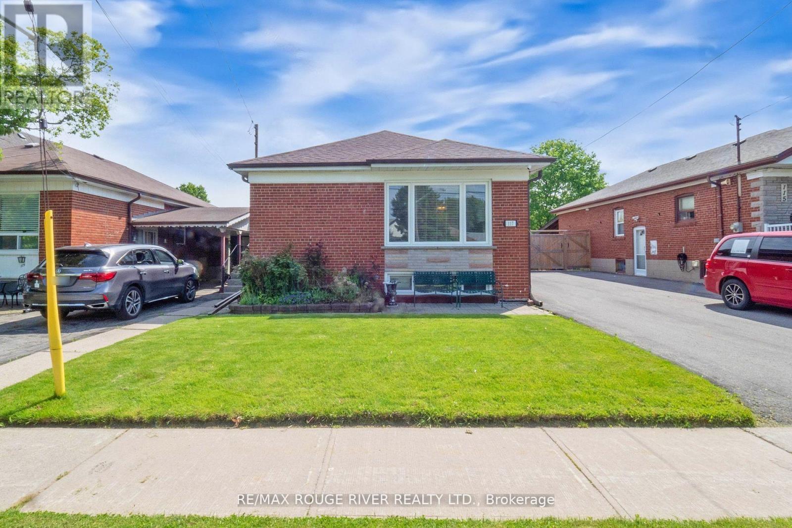117 SHROPSHIRE DRIVE, Toronto, Ontario