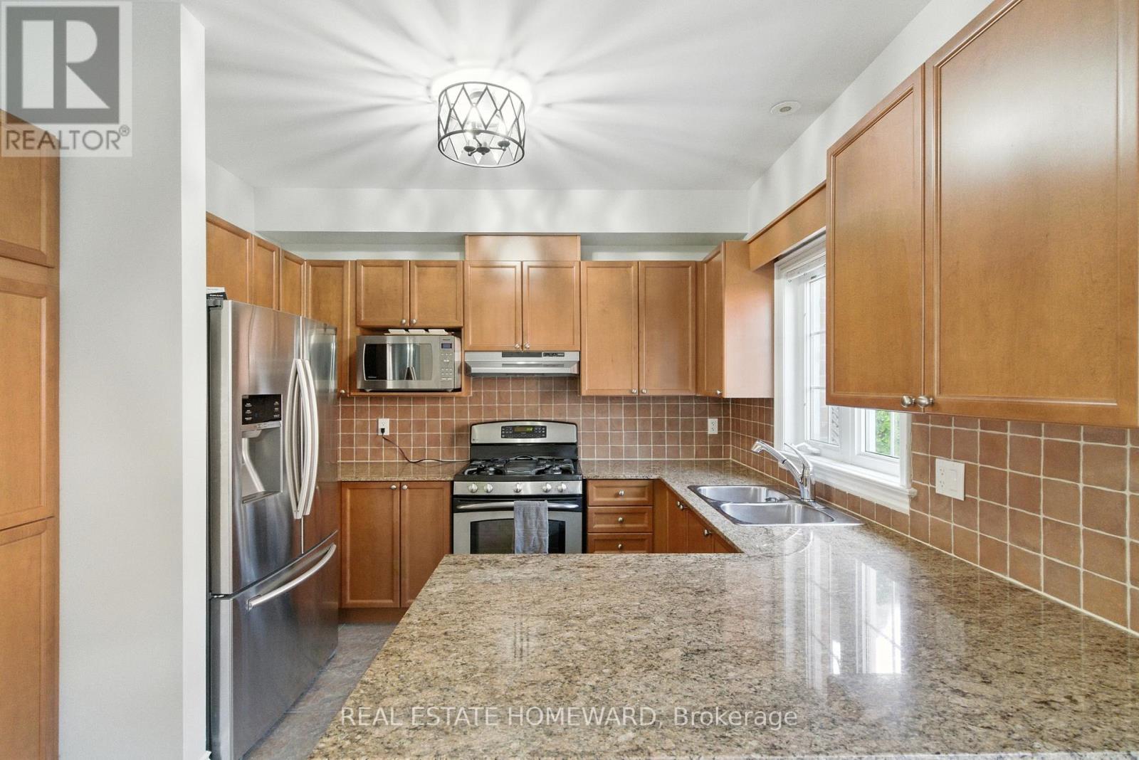 4 Isaac Devins Avenue, Vaughan, Ontario  L4L 0A4 - Photo 9 - N12352428
