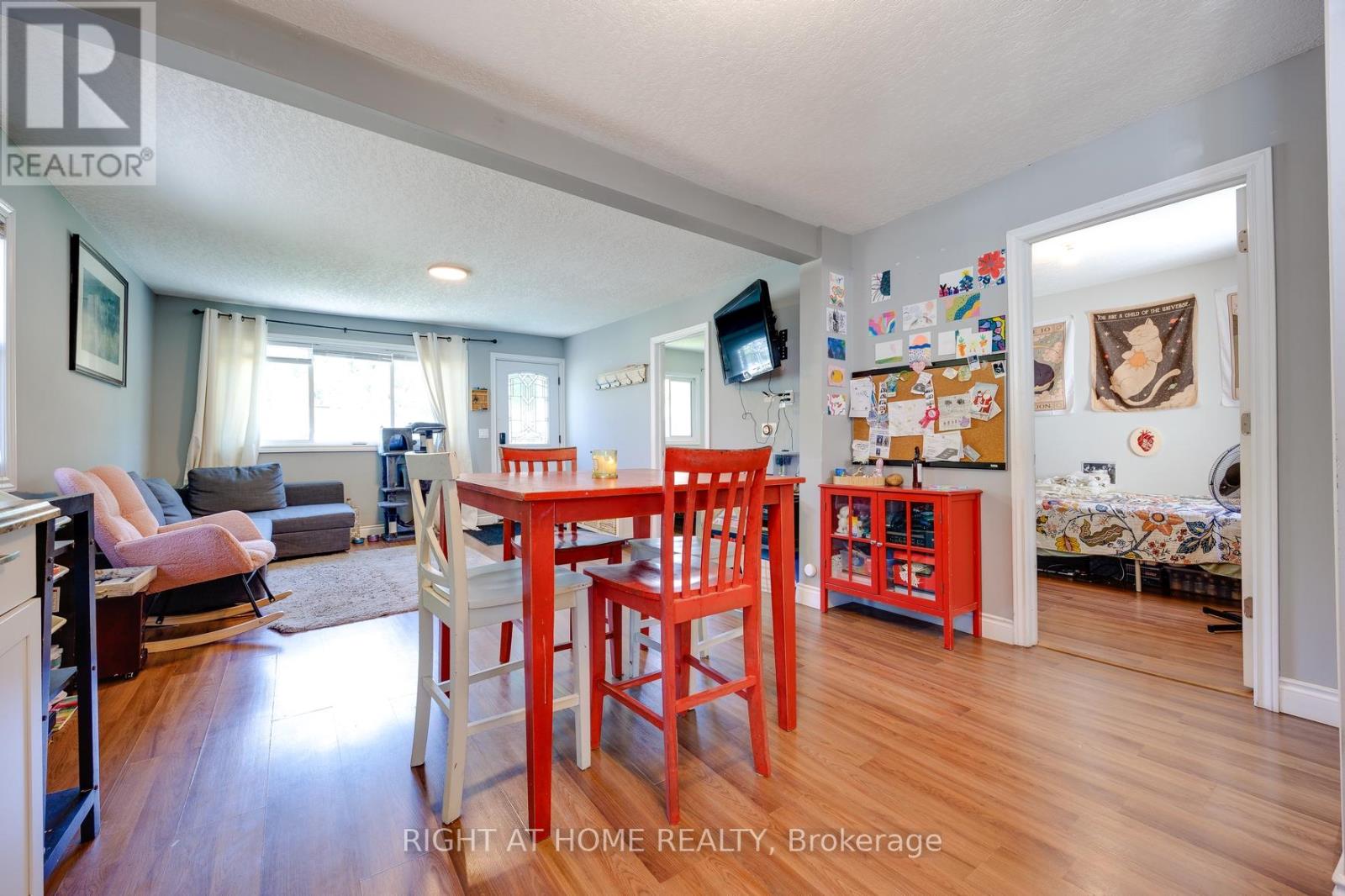 1024 Ferrier Avenue, Innisfil, Ontario  L0L 1W0 - Photo 23 - N12352444