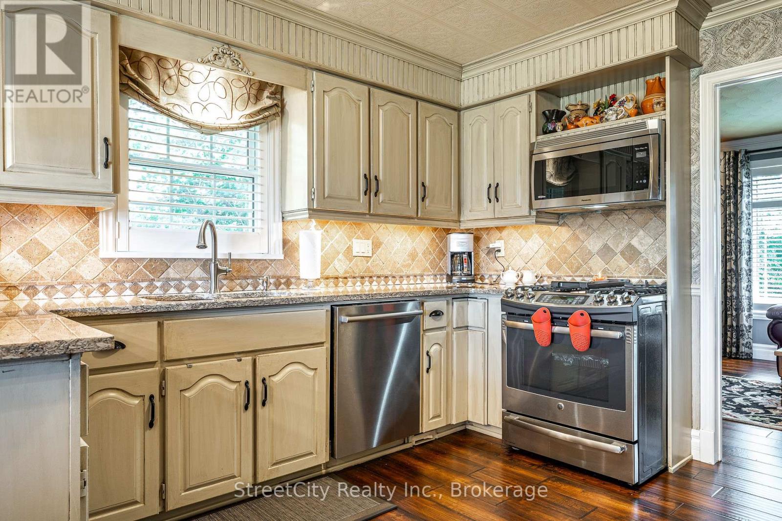 34 Nithview Court, Wilmot, Ontario N3A 2H4 - Photo 8 - X12352501