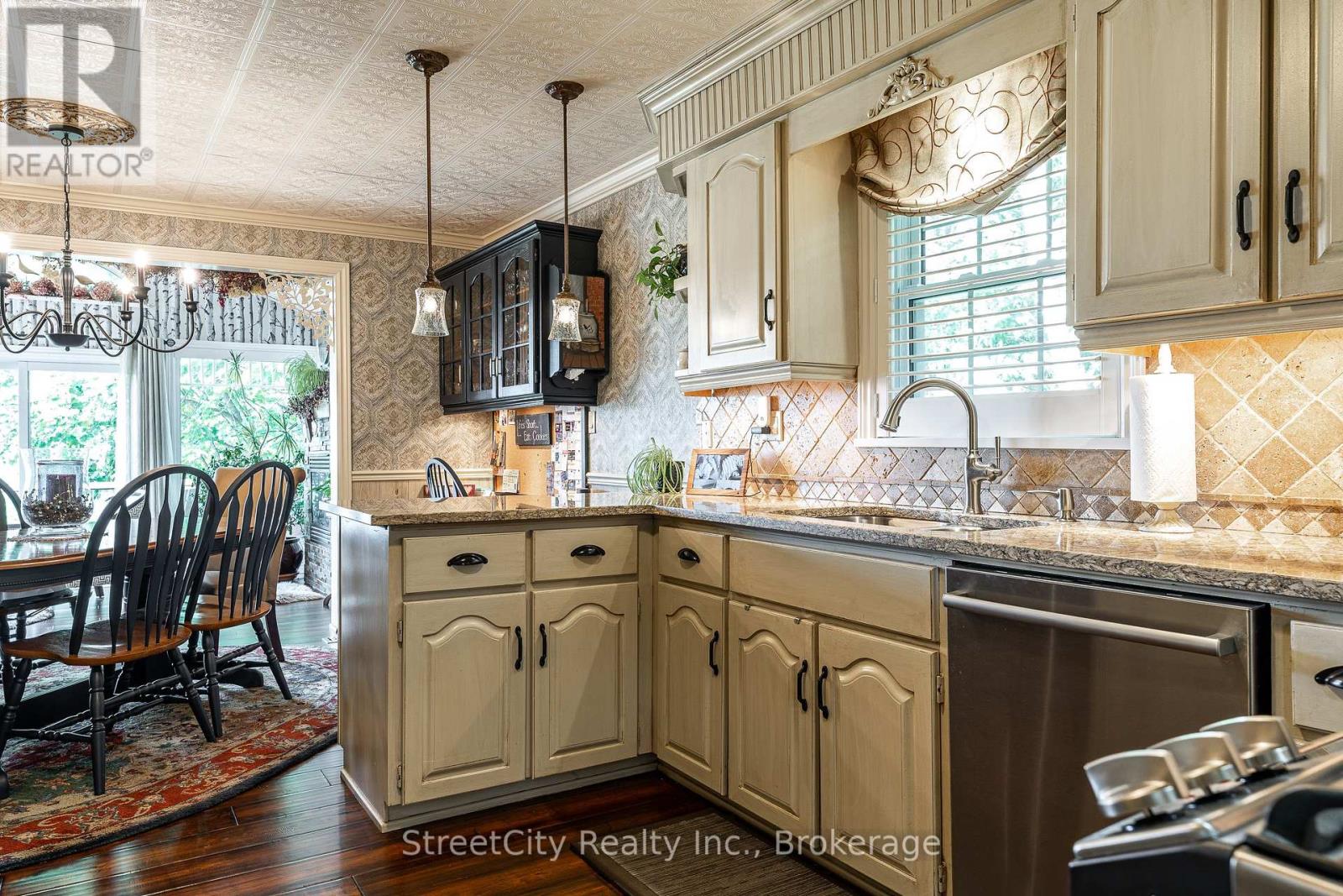 34 Nithview Court, Wilmot, Ontario N3A 2H4 - Photo 9 - X12352501