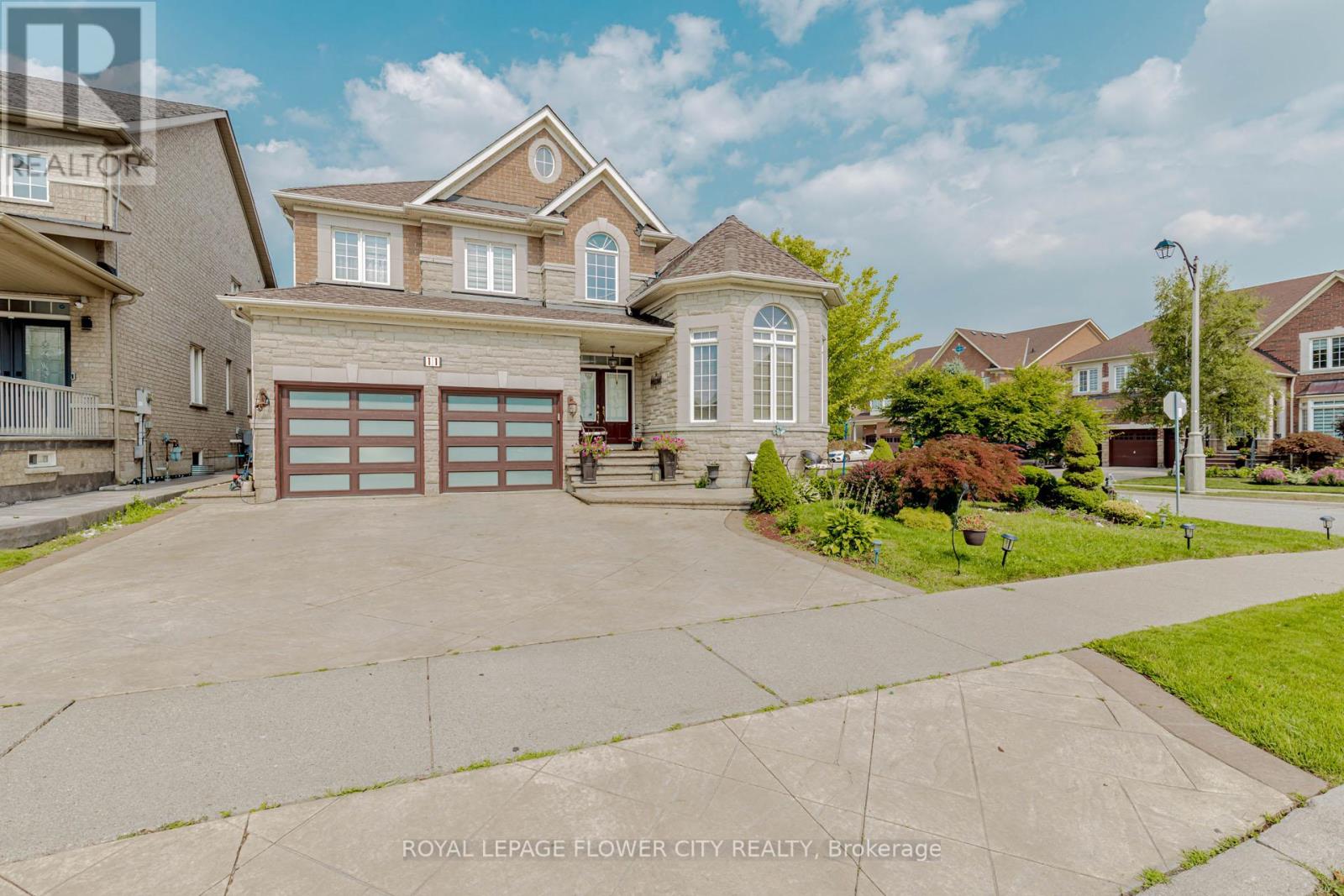 Property at 11 VINTONRIDGE DRIVE image 1