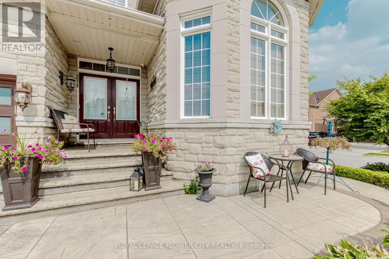 Property at 11 VINTONRIDGE DRIVE image 3