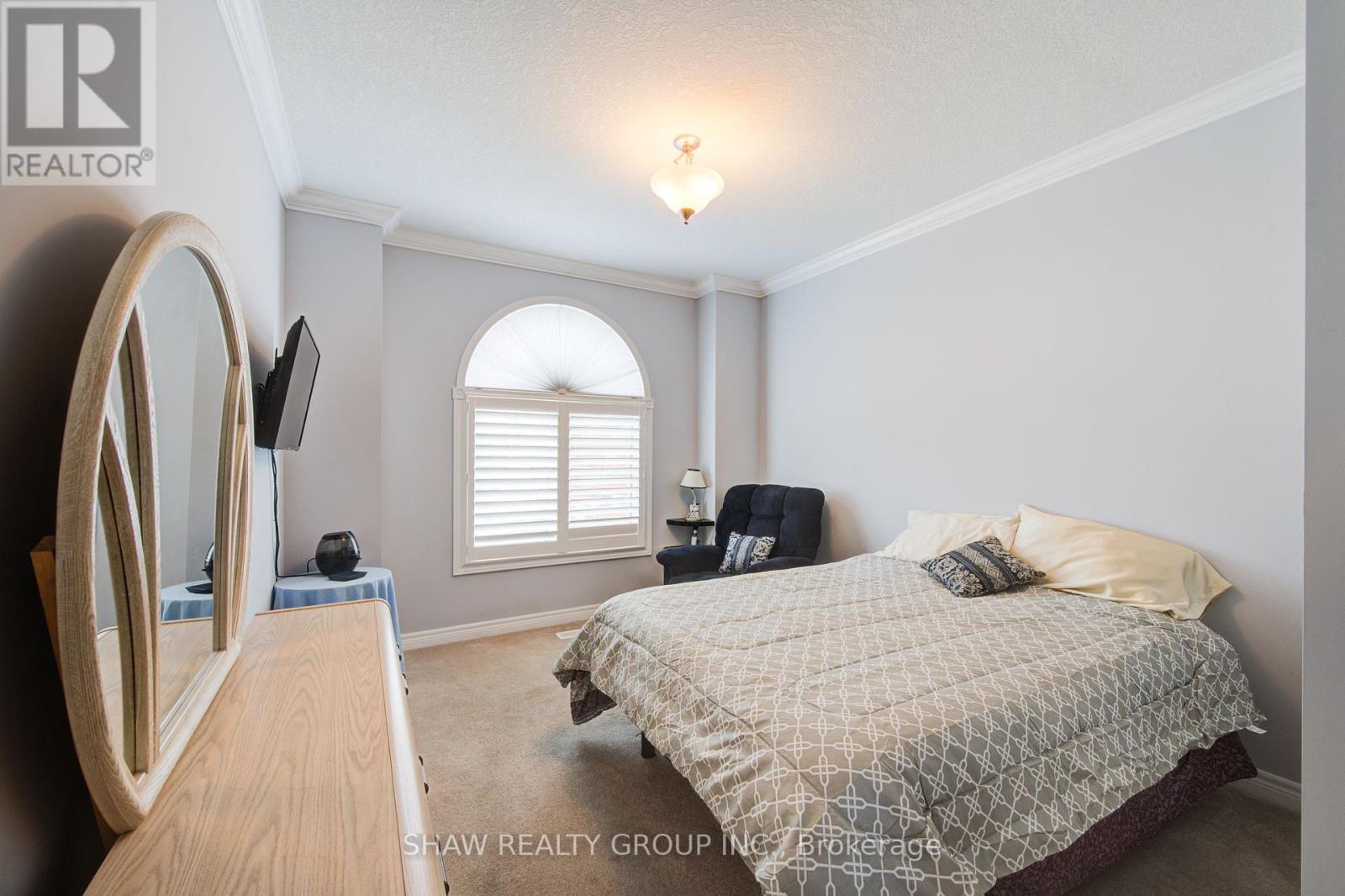 Property at 603 FOX HOLLOW COURT image 4
