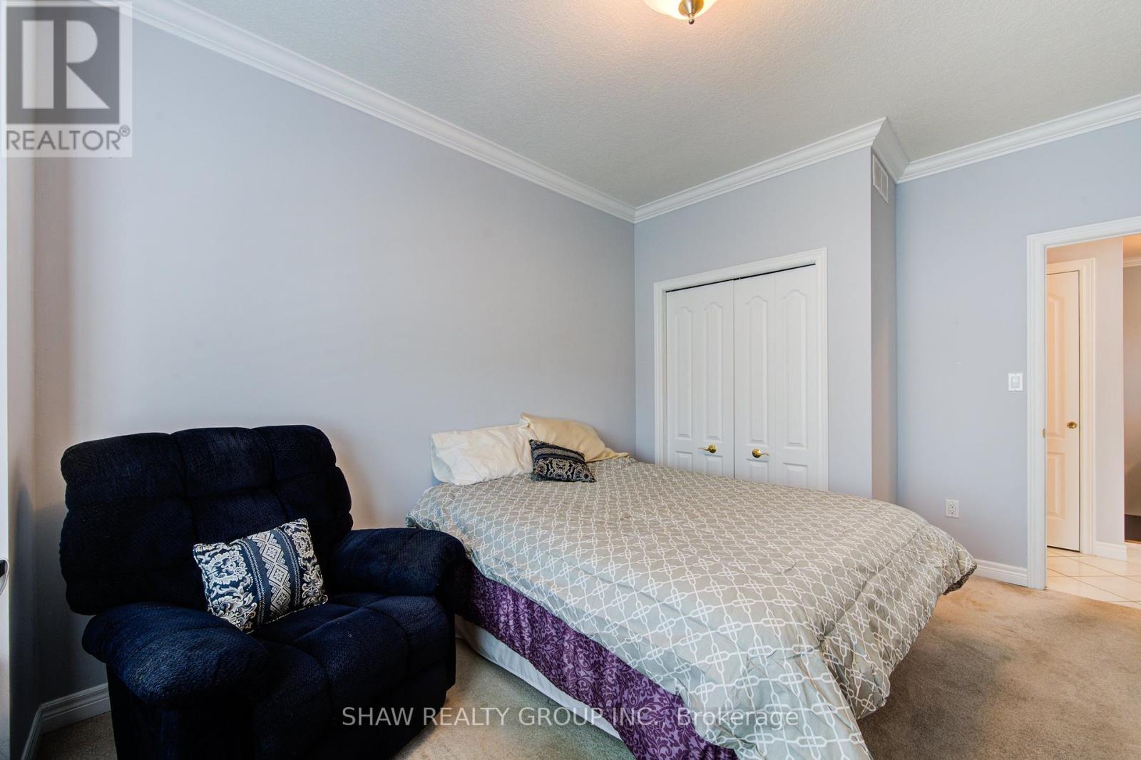Property at 603 FOX HOLLOW COURT image 5