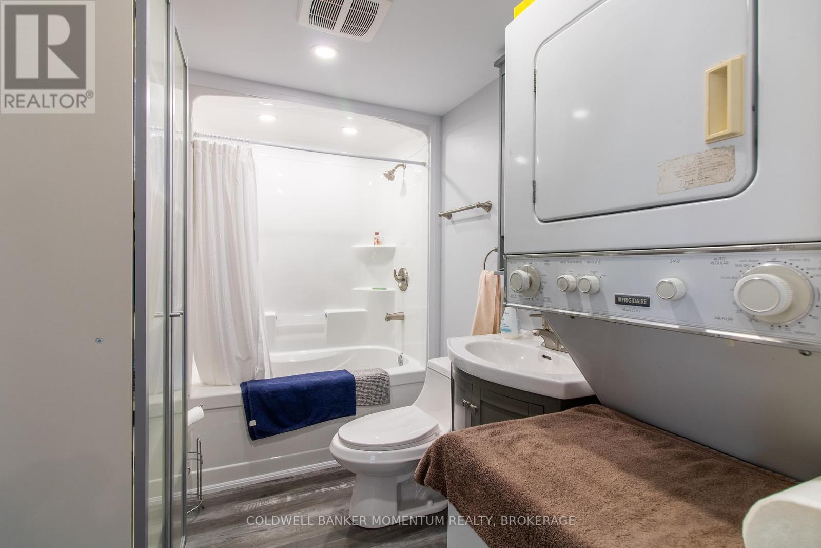 20 Fourth Avenue, Norfolk, Ontario  N0E 1M0 - Photo 8 - X11964500