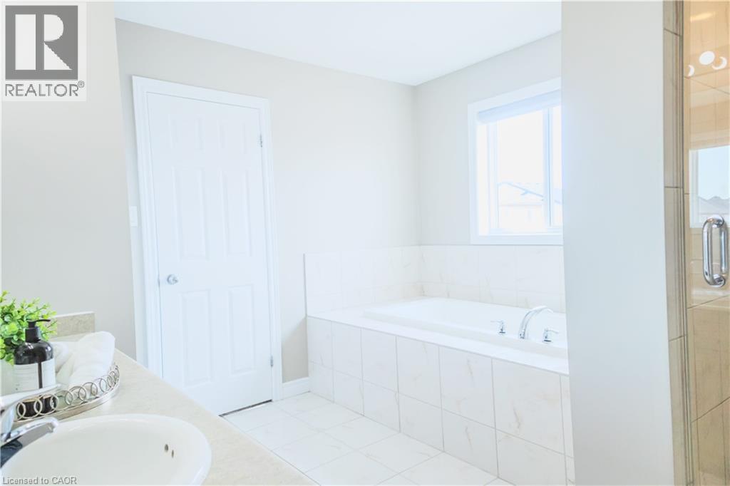 14 Waterbow Trail, Kitchener, Ontario  N2A 0K7 - Photo 43 - 40750083