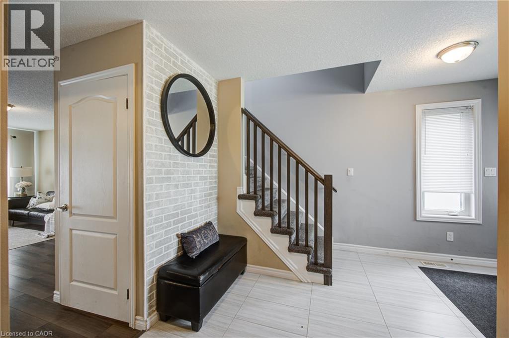 Photo 7 of 42 for 66 Yvonne Crescent