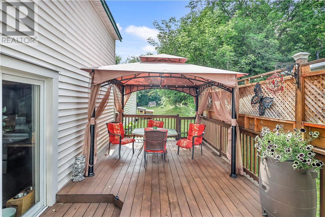 17 Campbell Street, Little Current, Ontario  P0P 1K0 - Photo 2 - 2124203