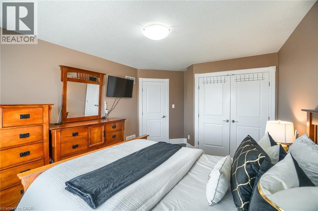 2011 Tyson Walk, London, Ontario  N6K 0C4 - Photo 32 - 40750316