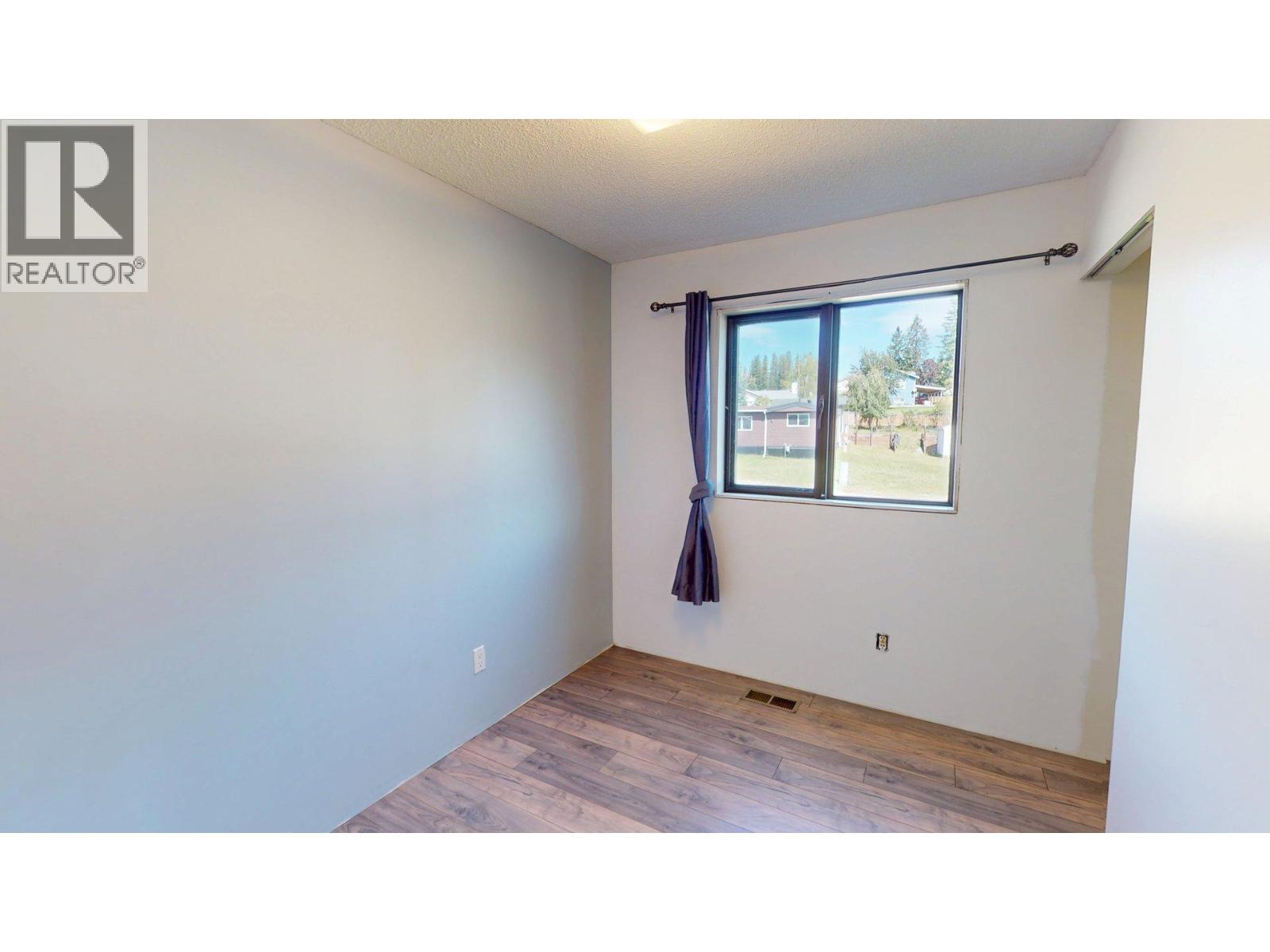 100 Cariboo Drive, Elkford, British Columbia  V0B 1H0 - Photo 15 - 10359875