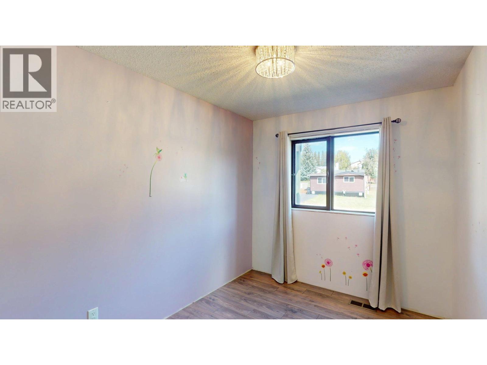100 Cariboo Drive, Elkford, British Columbia  V0B 1H0 - Photo 20 - 10359875