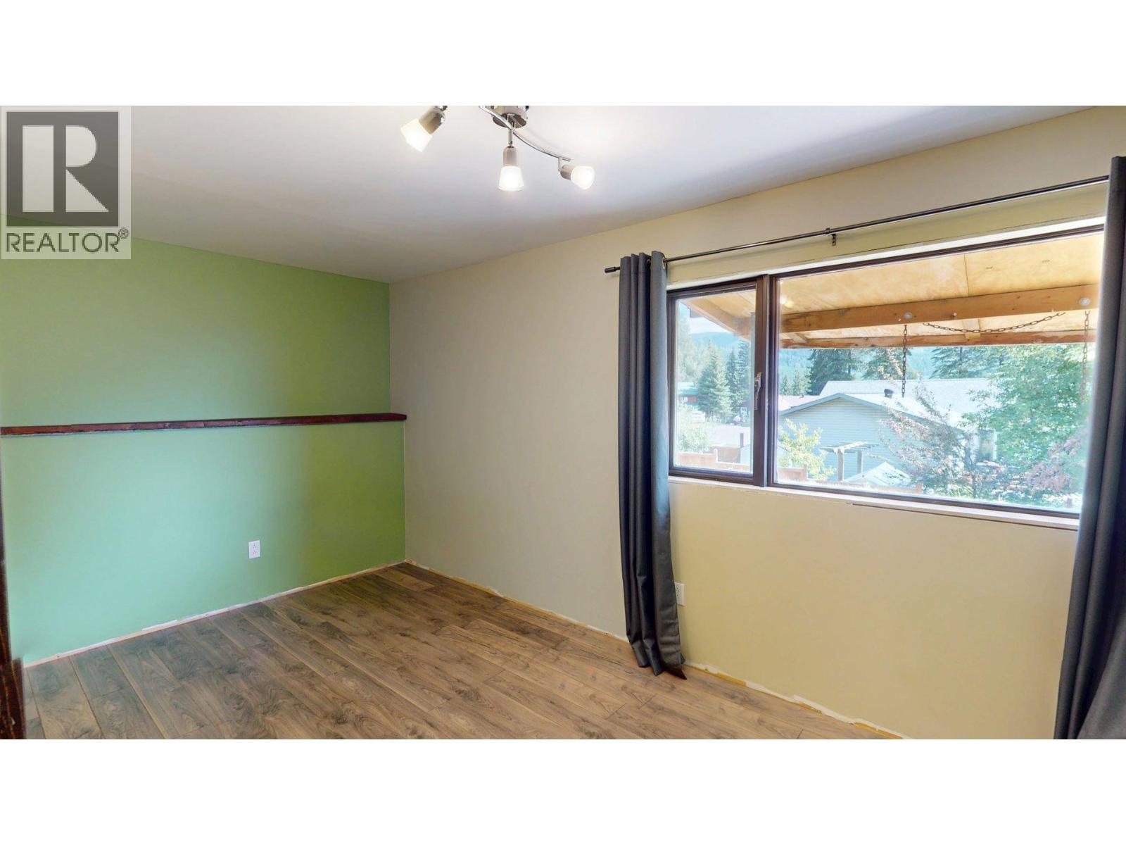 100 Cariboo Drive, Elkford, British Columbia  V0B 1H0 - Photo 22 - 10359875