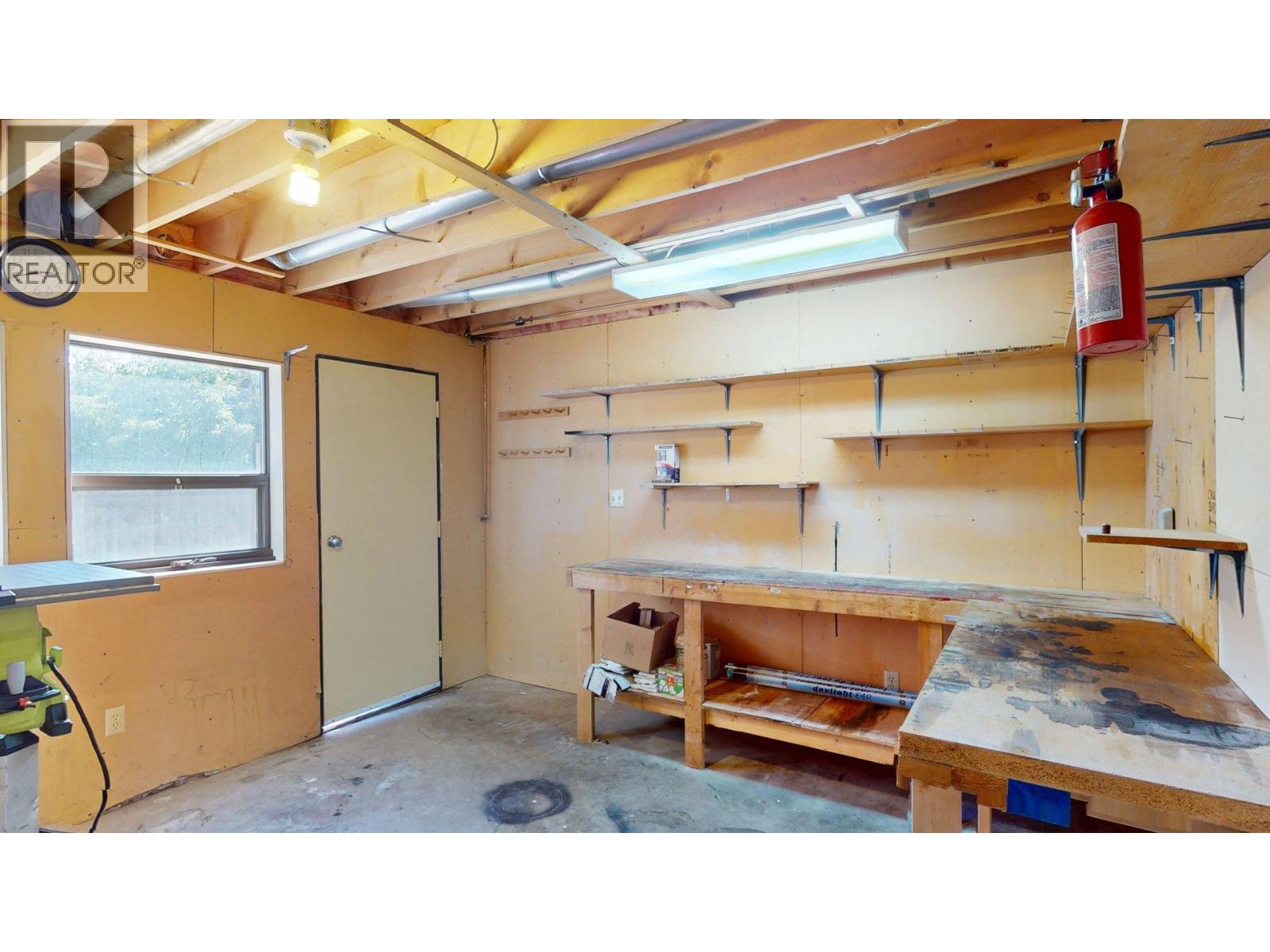 100 Cariboo Drive, Elkford, British Columbia  V0B 1H0 - Photo 25 - 10359875